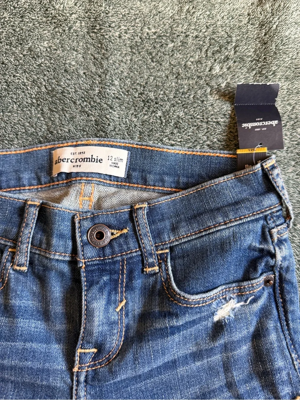abercrombie kids distressed blue panel knee jeans